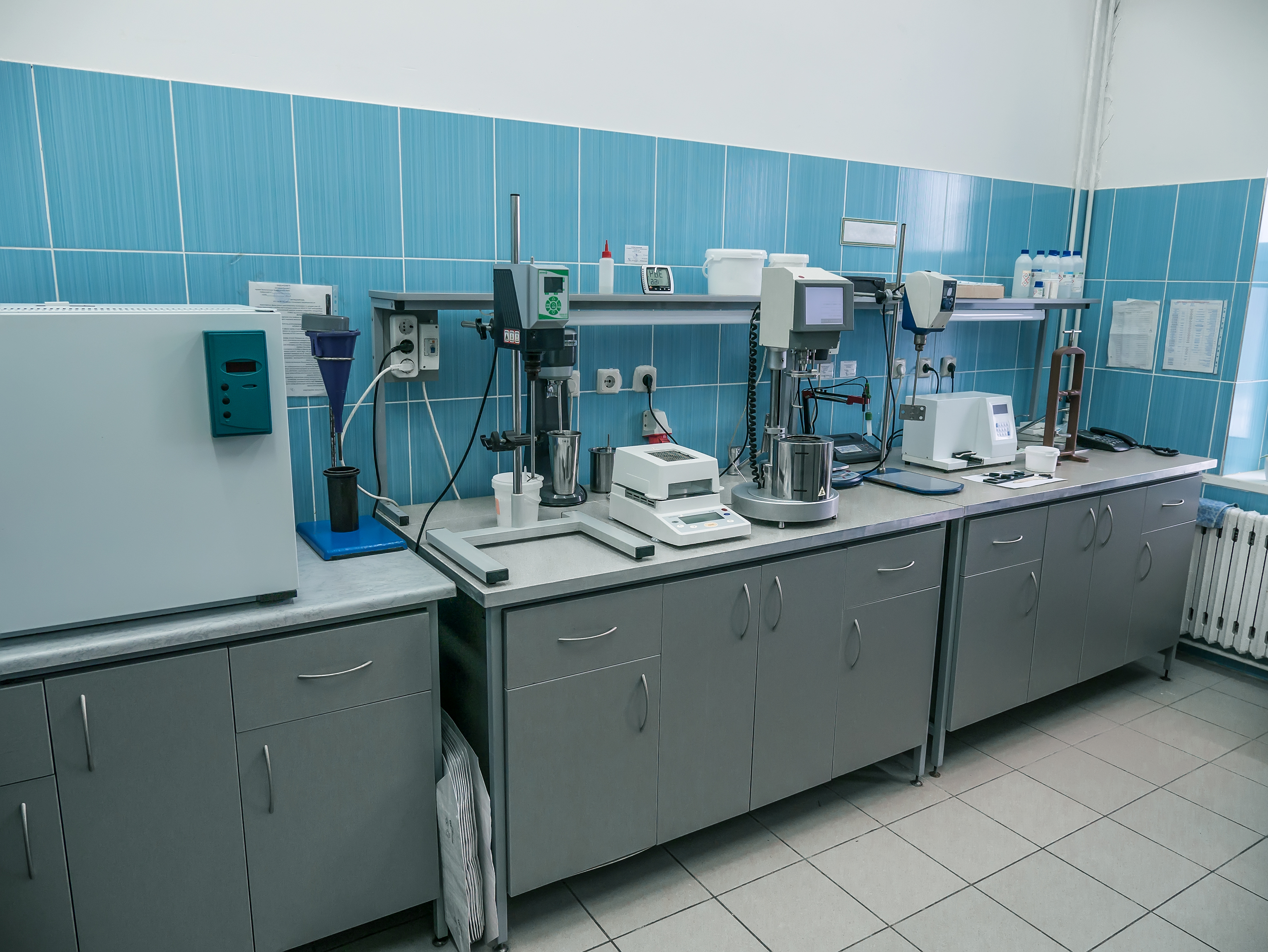 Biological laboratory and diagnostic sample handling